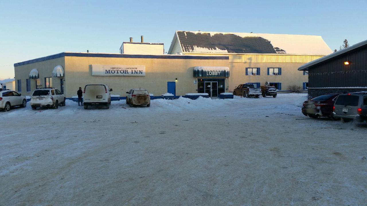 Sheridan Lawrence M Hotel Fort Vermilion Exterior foto